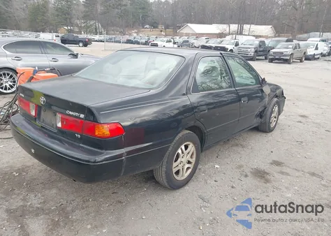 2000 Toyota Camry Le V6 z USA, uszkodzony, nr VIN 4T1BF28K0YU941229